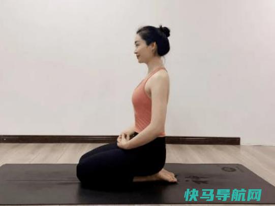 练瑜伽要穿什么衣服？膝盖疼练瑜伽的好处