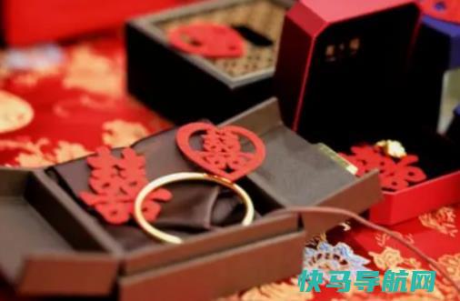 订婚场地谁决定？之前订过婚要和现任说吗